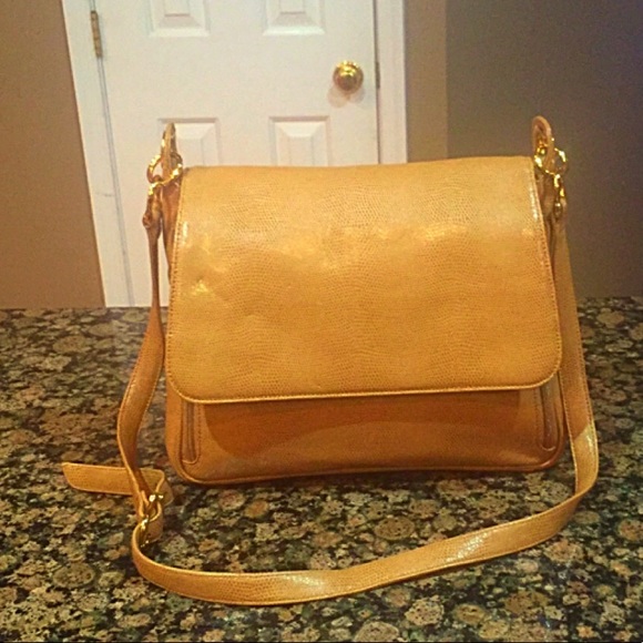 MEDALLION  Cute Crossbody Hand Bag w inside Wallet - Picture 2 of 8